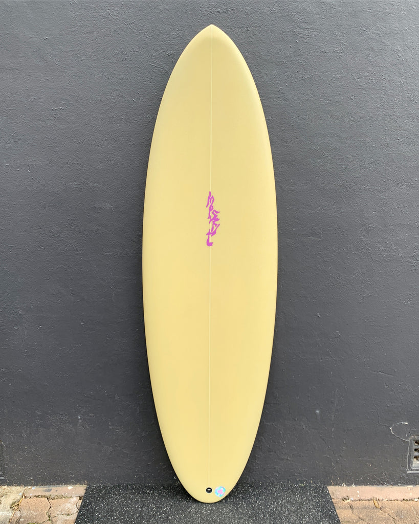 Misfit Shapes surfboard 5'10