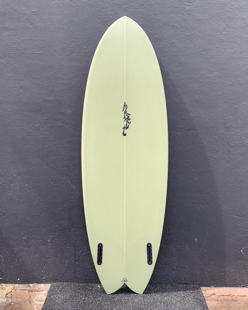 MISFIT SHAPES SURFBOARD 5'8" BEACH CLOUD