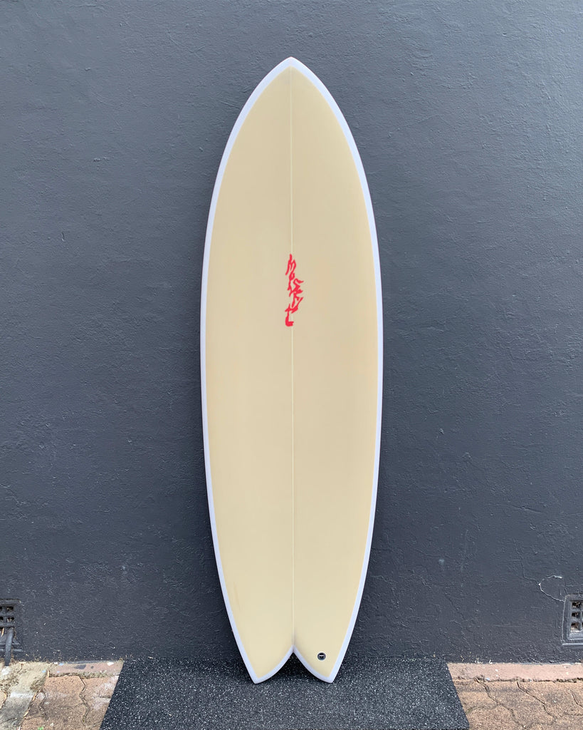 MISFIT SHAPES SURFBOARD 5'10" BEACH CLOUD